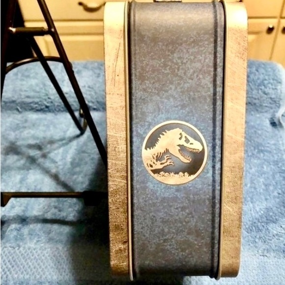 Jurassic Park Lunch with Blue Ray DVD Collectors Edition - Picture 3 of 7